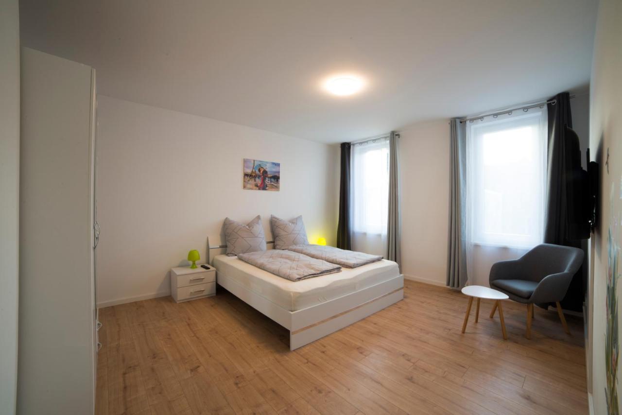 Schoene Ferienwohnung 78M2, 3 Schlafzimmer, 2 Baeder, Zentrumnah, 1Og Erfurt Dış mekan fotoğraf