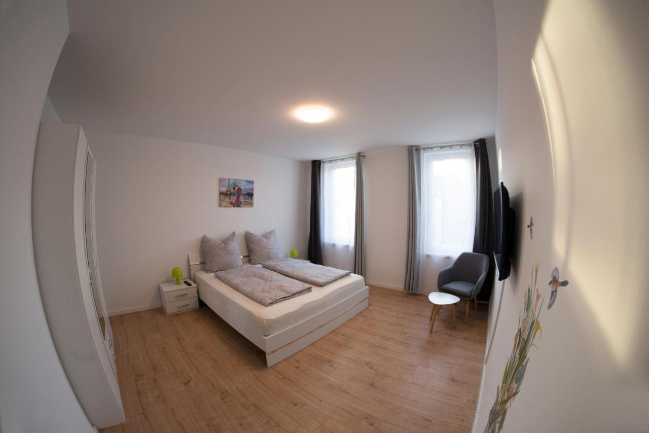 Schoene Ferienwohnung 78M2, 3 Schlafzimmer, 2 Baeder, Zentrumnah, 1Og Erfurt Dış mekan fotoğraf