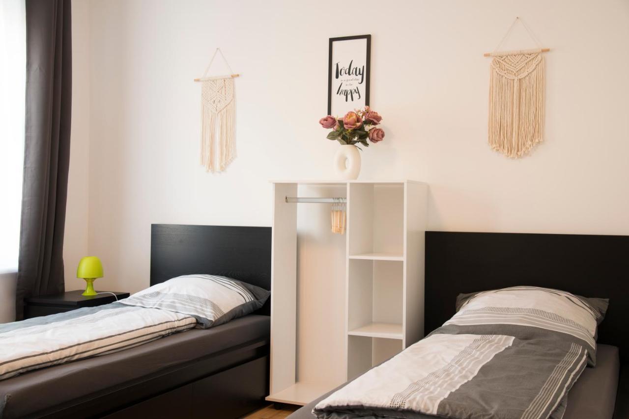 Schoene Ferienwohnung 78M2, 3 Schlafzimmer, 2 Baeder, Zentrumnah, 1Og Erfurt Dış mekan fotoğraf