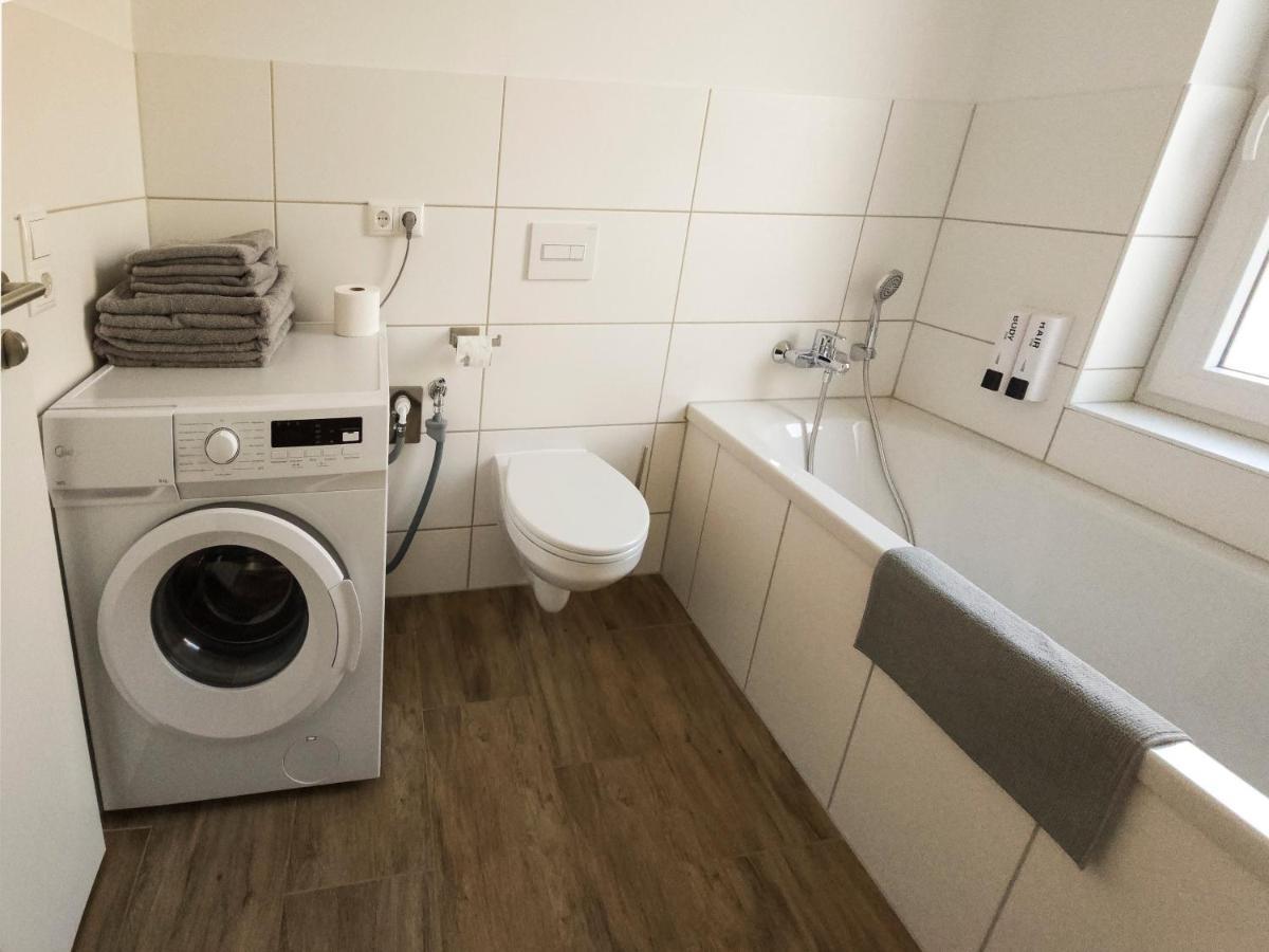 Schoene Ferienwohnung 78M2, 3 Schlafzimmer, 2 Baeder, Zentrumnah, 1Og Erfurt Dış mekan fotoğraf